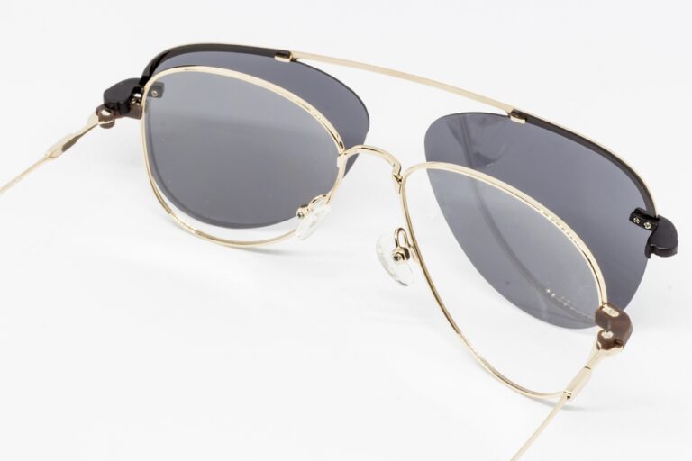 Stainless,Steel,Sunglasses,With,Clear,Glass,Lens,There,Are,Separate