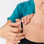 Cat de adanc patrunde acul in timpul punctiei mamare?