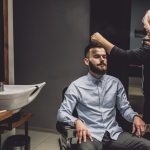 De ce contează experiența omului care îți tunde părul când alegi un salon în Cluj