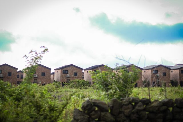 Photo cooperative housing
