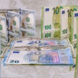 Photo economisi bani