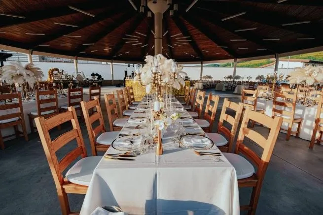 Restaurant elegant, perfect și pentru petreceri